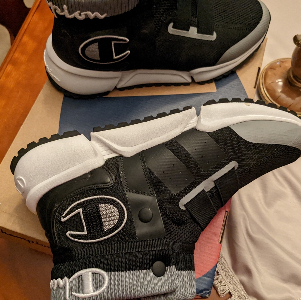Champion Black & Gray Size 10 - Picture 9 of 11